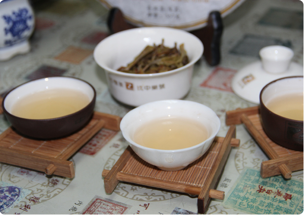 2014马饼-十二生肖纪念茶 马到成功古树茶 生茶 357克