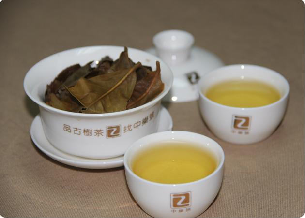 2013香竹箐野生大叶茶柱 老帕卡普洱茶