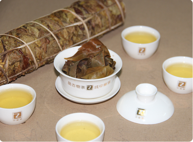 2013香竹箐野生大叶茶柱 老帕卡普洱茶