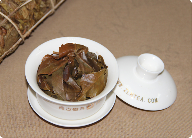 2013香竹箐野生大叶茶柱 老帕卡普洱茶