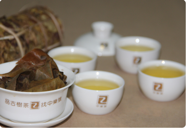 2013香竹箐野生大叶茶柱 老帕卡普洱茶