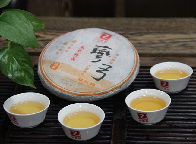 弯弓 易武弯弓 弯弓普洱茶 2015中乐号弯弓古树茶 200克 秋茶